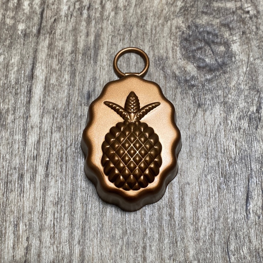 Williams Sonoma Mini Pineapple Mold Ornament